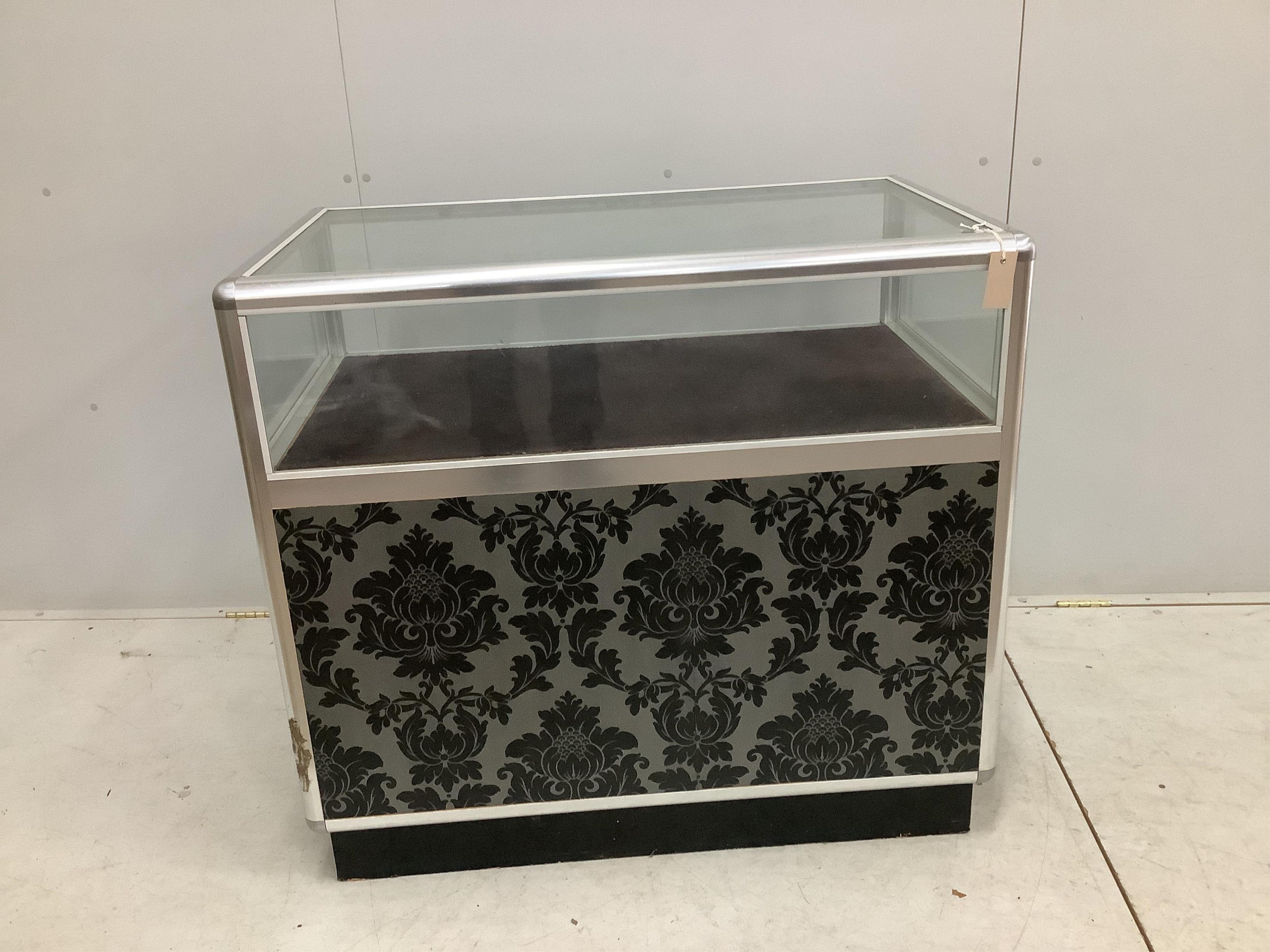 A modern shop display case. Width 99cm, depth 59cm, height 91cm. Condition - poor to fair